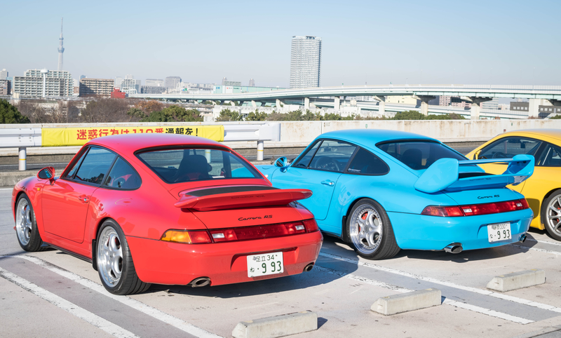 Illustration for article titled Japan's Parking Lot Car Meets Are Weird And Wonderful Even In The Middle Of The Day